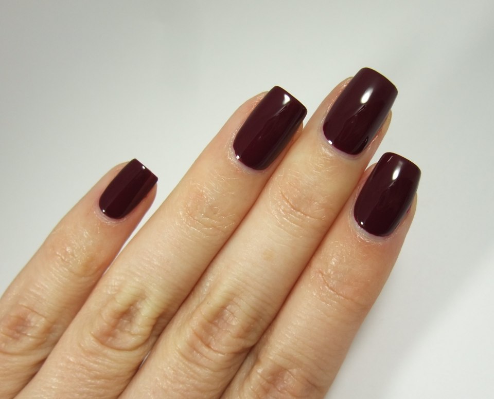 Бордовые квадратные ногти
