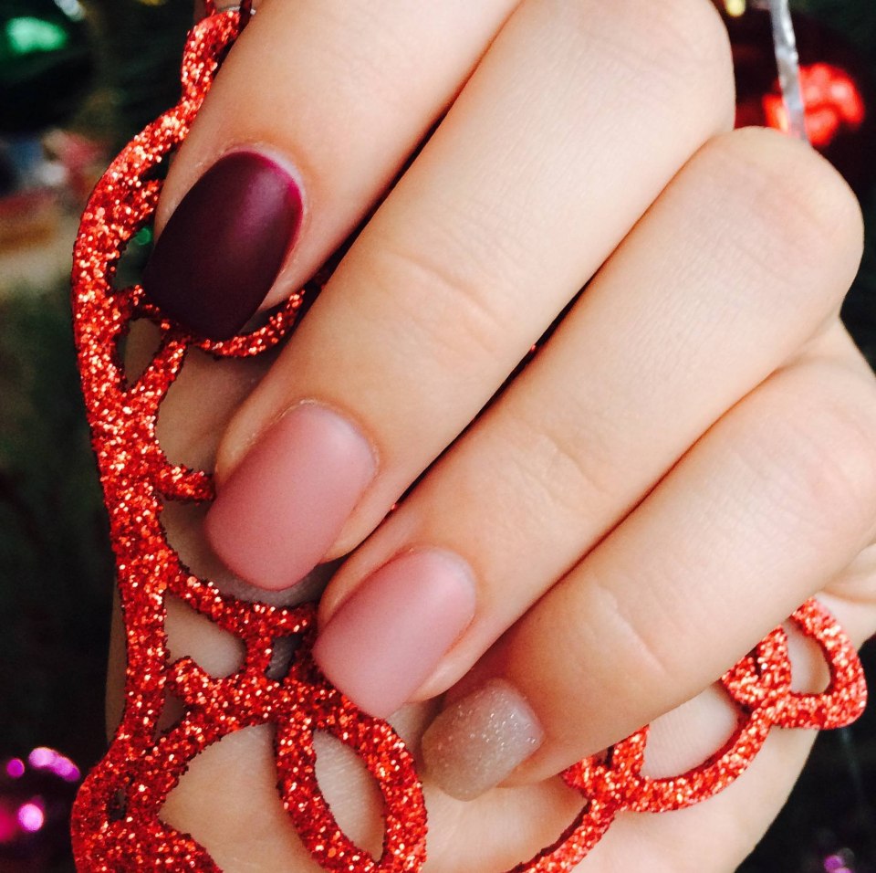 Маникюр под красное платье