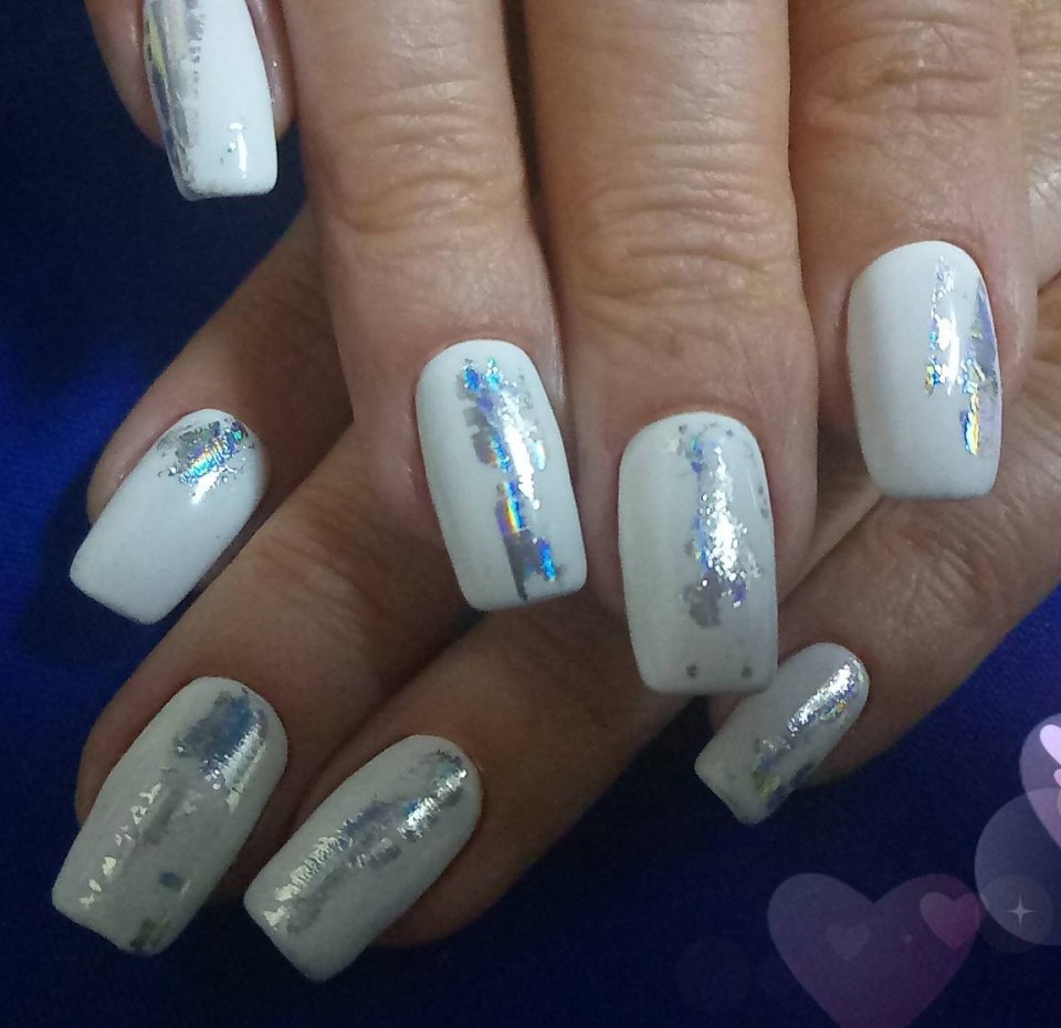 Серебрянный маниуюр на новый год