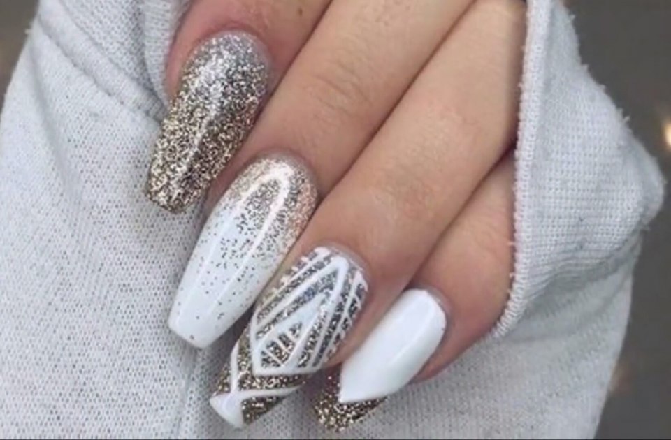 Маникюр белый с серебром