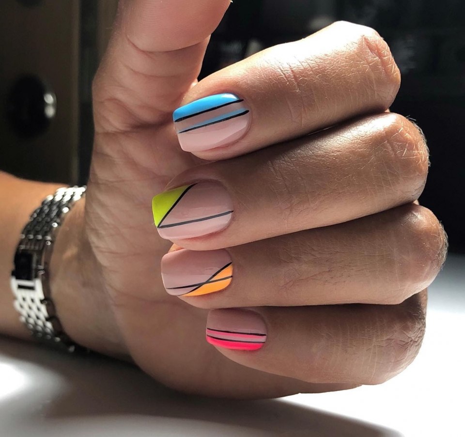 Геометрический маникюр