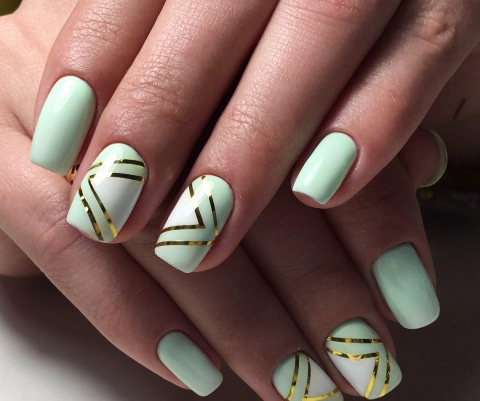 Ногти с полосками