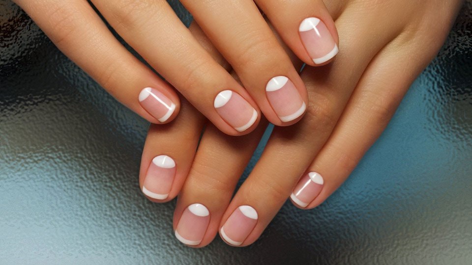 Маникюр лунный френч