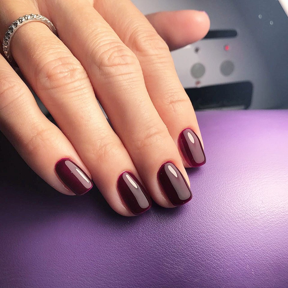 Лак Essie черный
