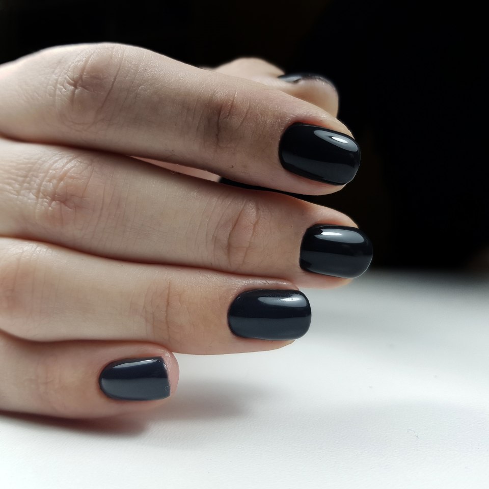 Глянцевый маникюр