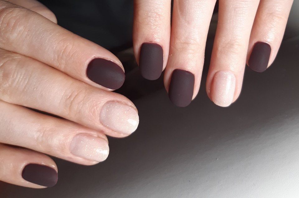 Однотонные ногти глянцевые