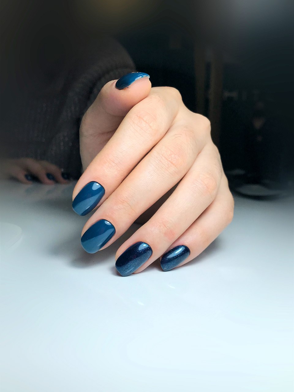 Чёрный маникюр однотонный