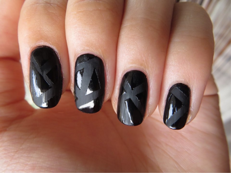 Маникюр матовый с глянцевым