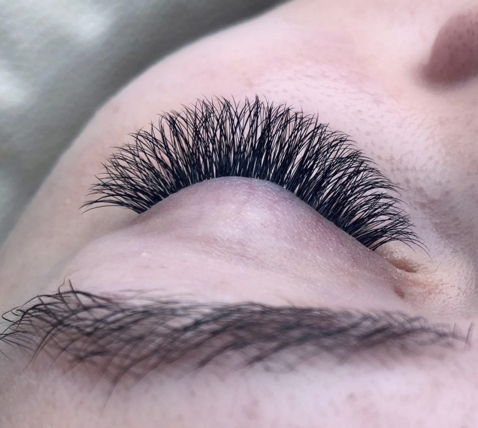 Нарощенные ресницы пучками фото