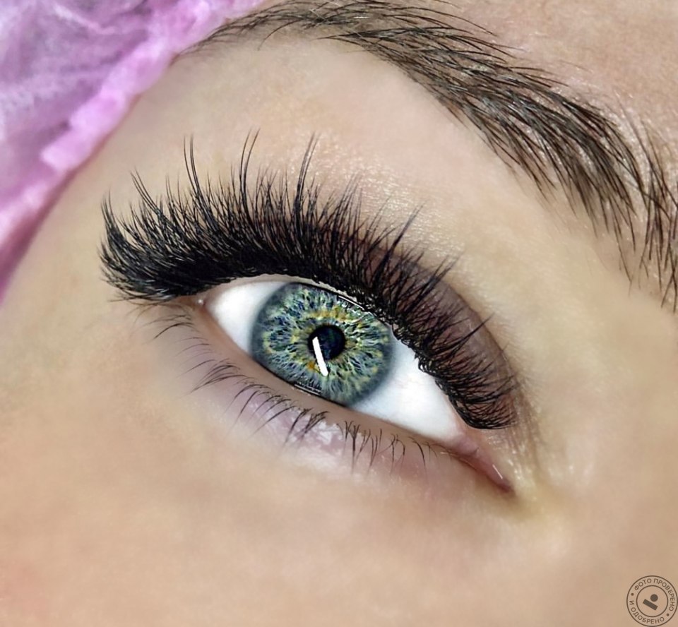 Наращивание ресниц эффект подводки классика