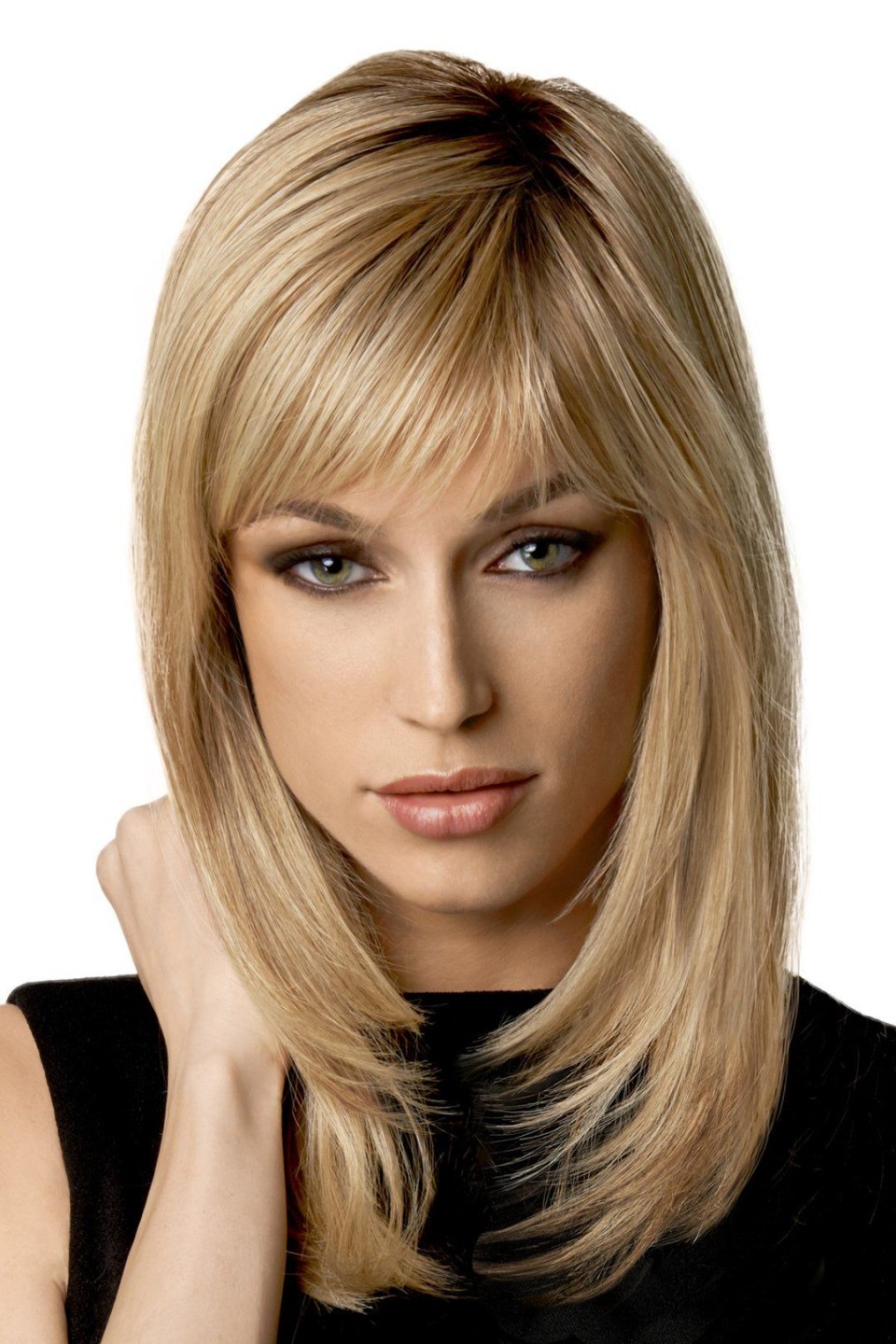 Каре с косой челкой