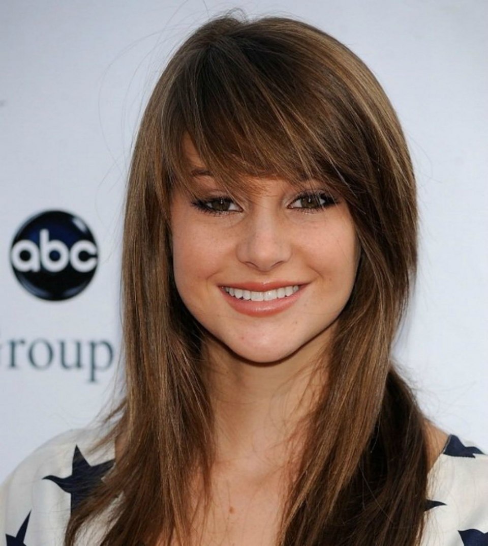 Стрижки каре удлиненное ромбовидное