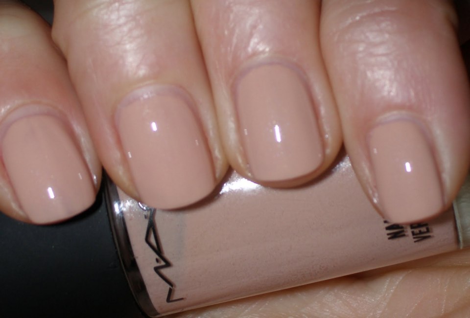 Маникюр в пастельных тонах