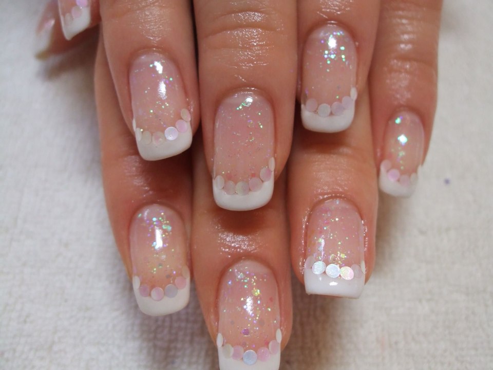 Ногти френч с прозрачной основой