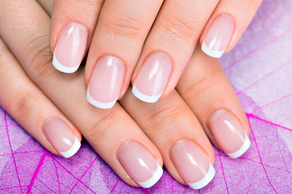 Френч с одним белым ногтем