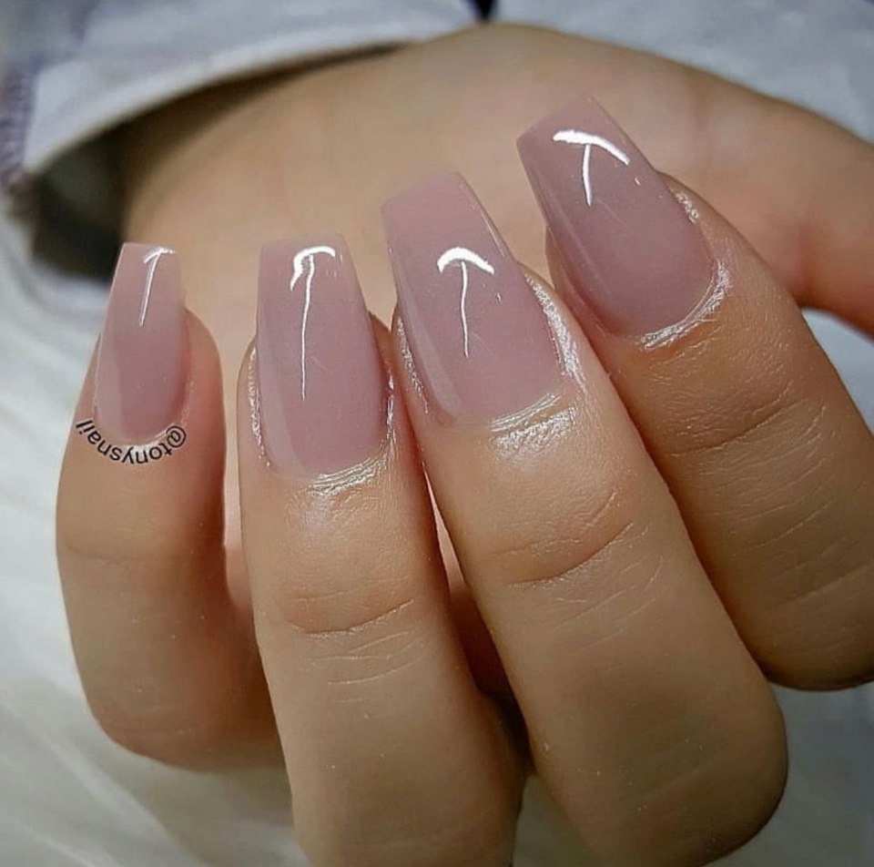 Красивый френч на круглые ногти