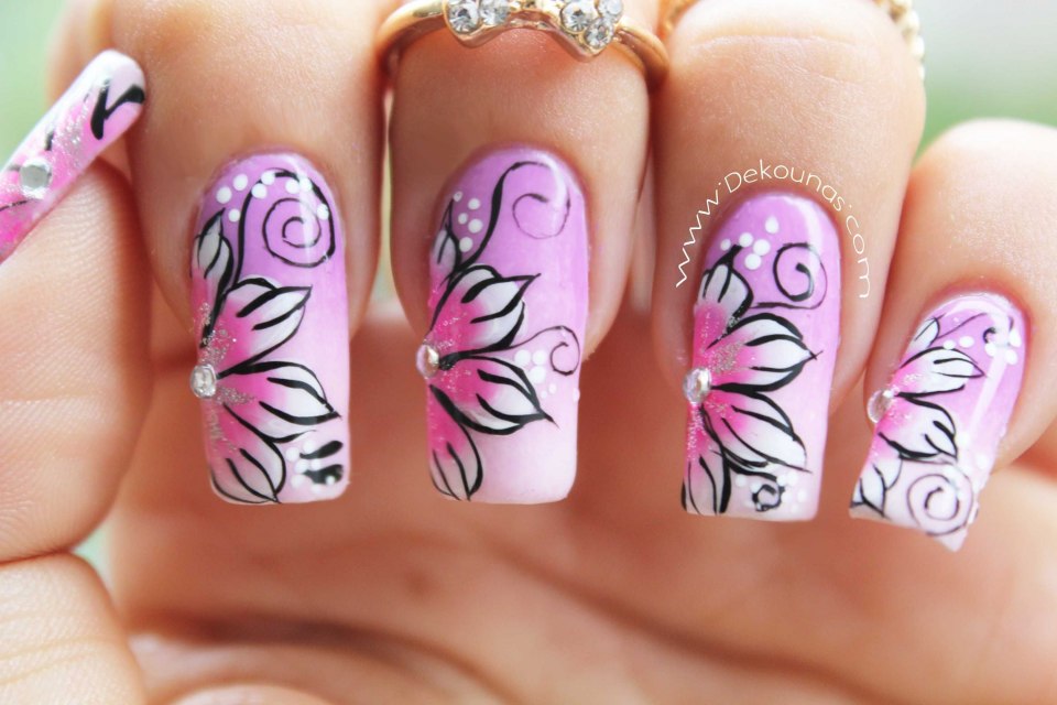 Несложные цветы на ногтях