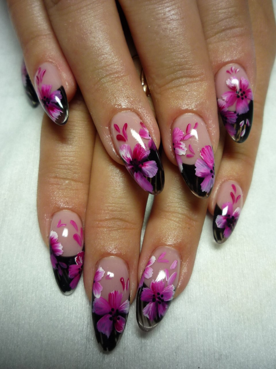 Китайская роспись на ногтях