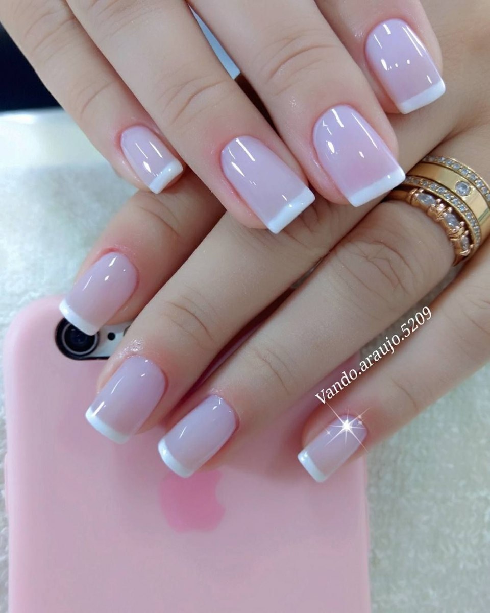 Французский маникюр с полосками