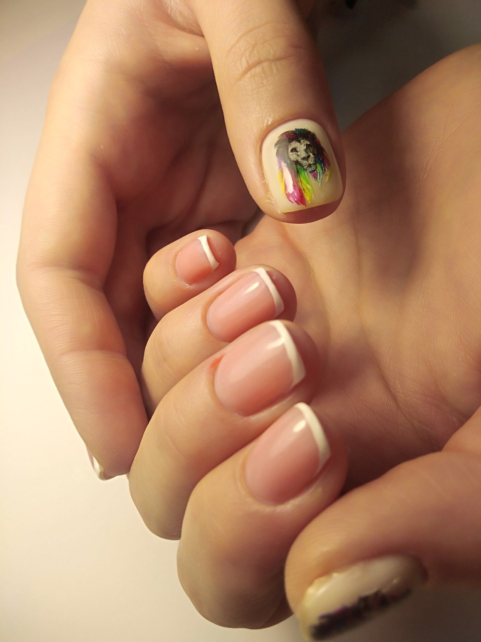 Маникюр нежный френч цветной 2021