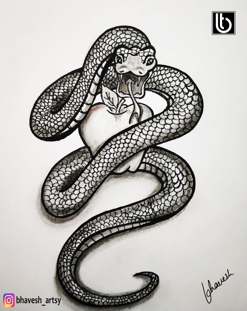 Тату змея на запястье