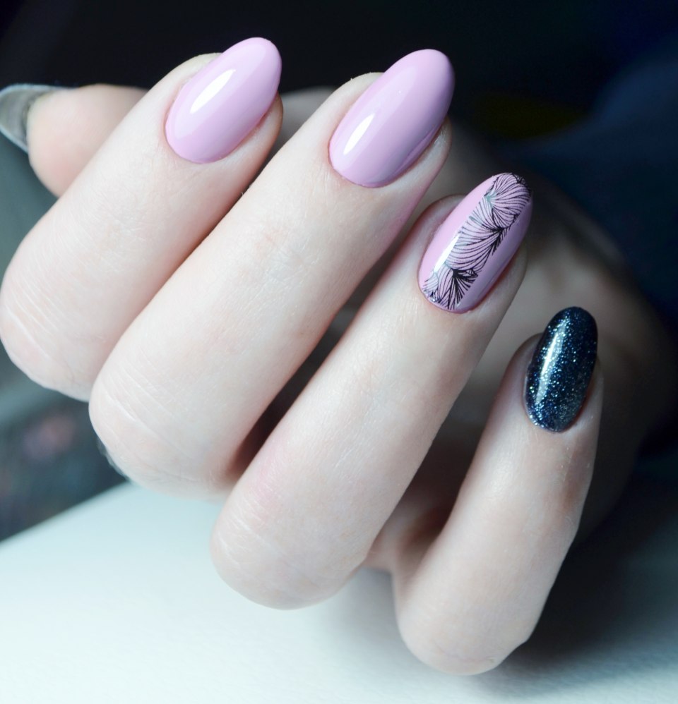 Ногти миндаль молодёжные фиолетовые