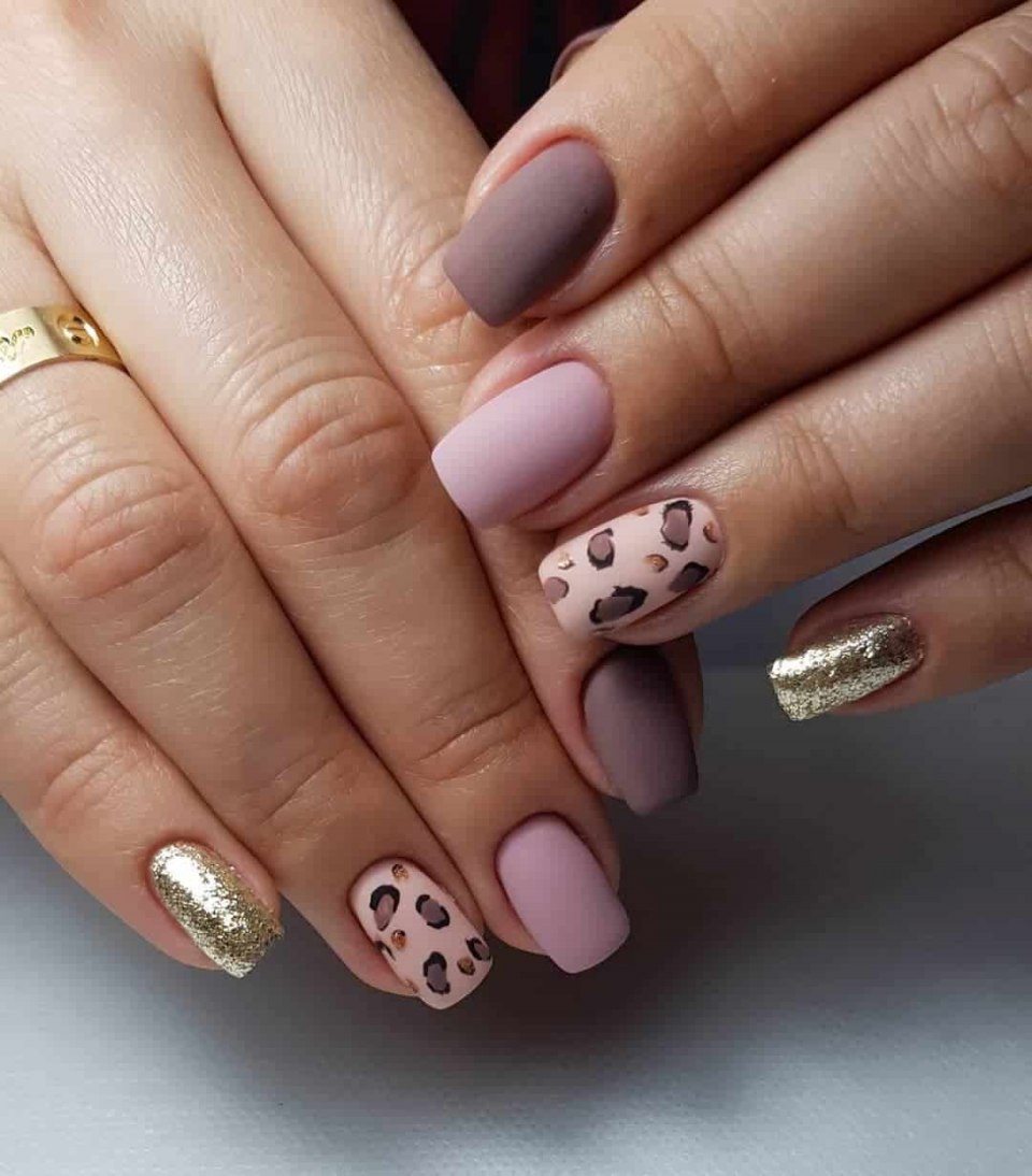 Красивый маникюр шеллак на короткие ногти