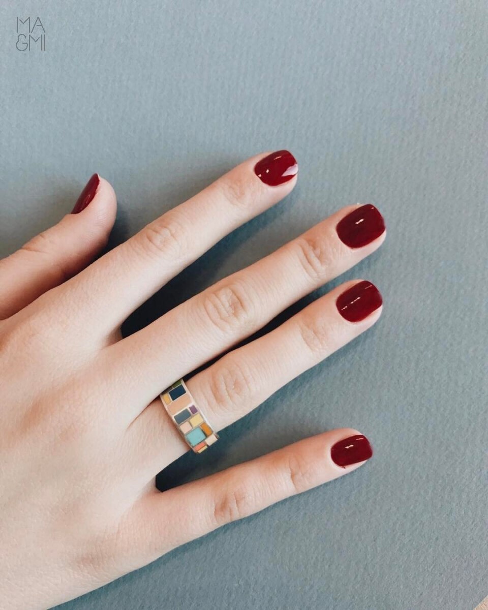 Красный маникюр