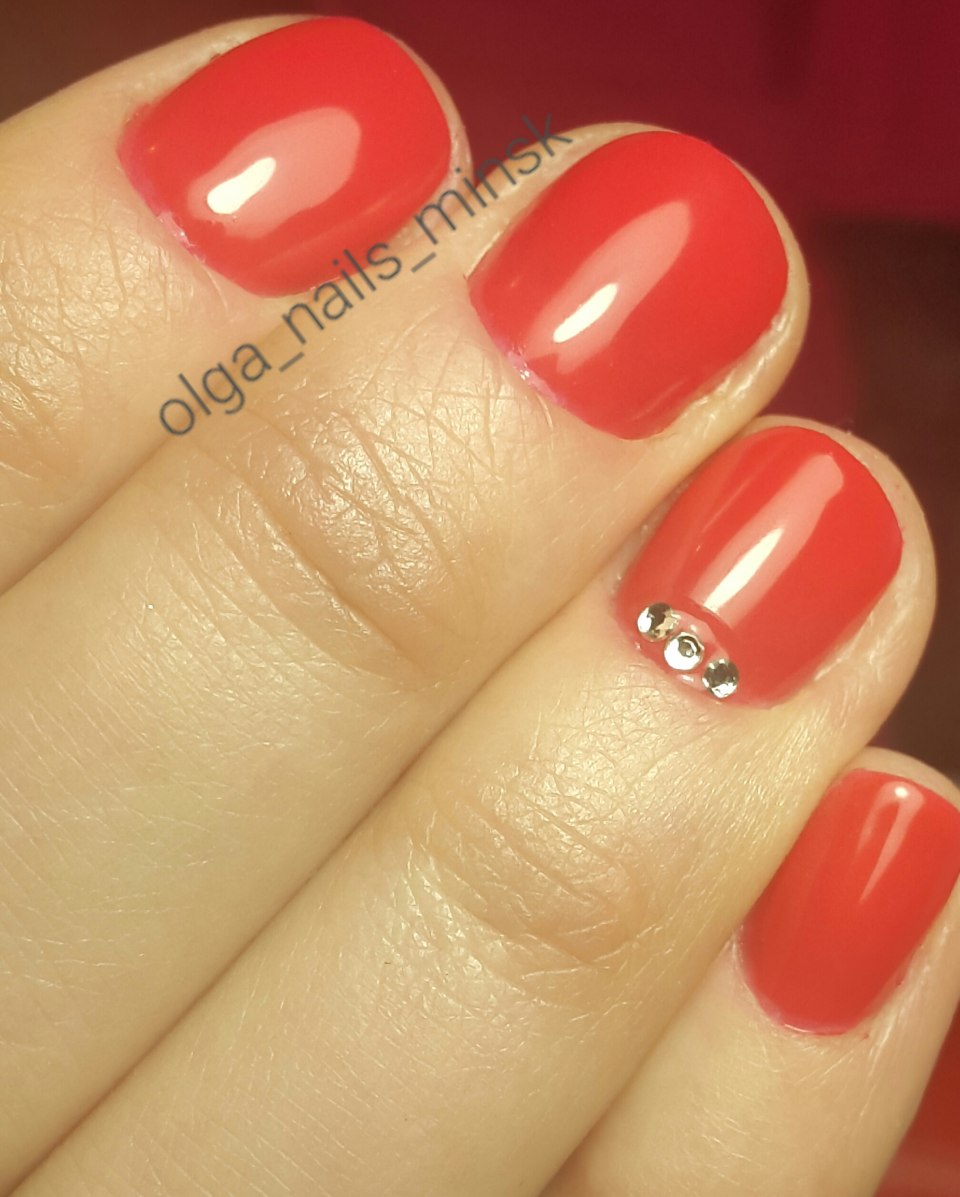 Очень короткие красные ногти