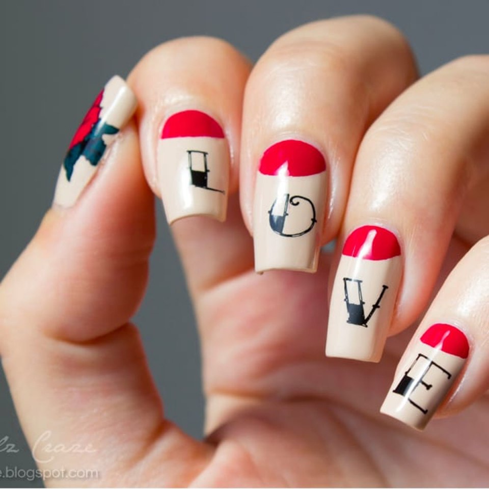 Маникюр на короткие ногти с медицинской тематикой
