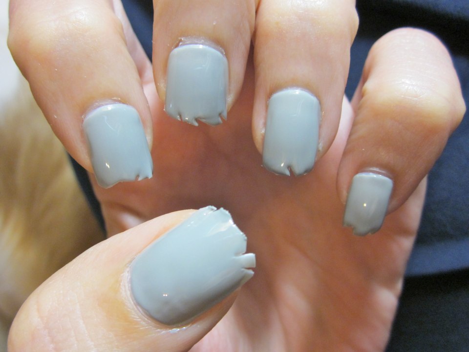 Маникюр с отступом от кутикулы