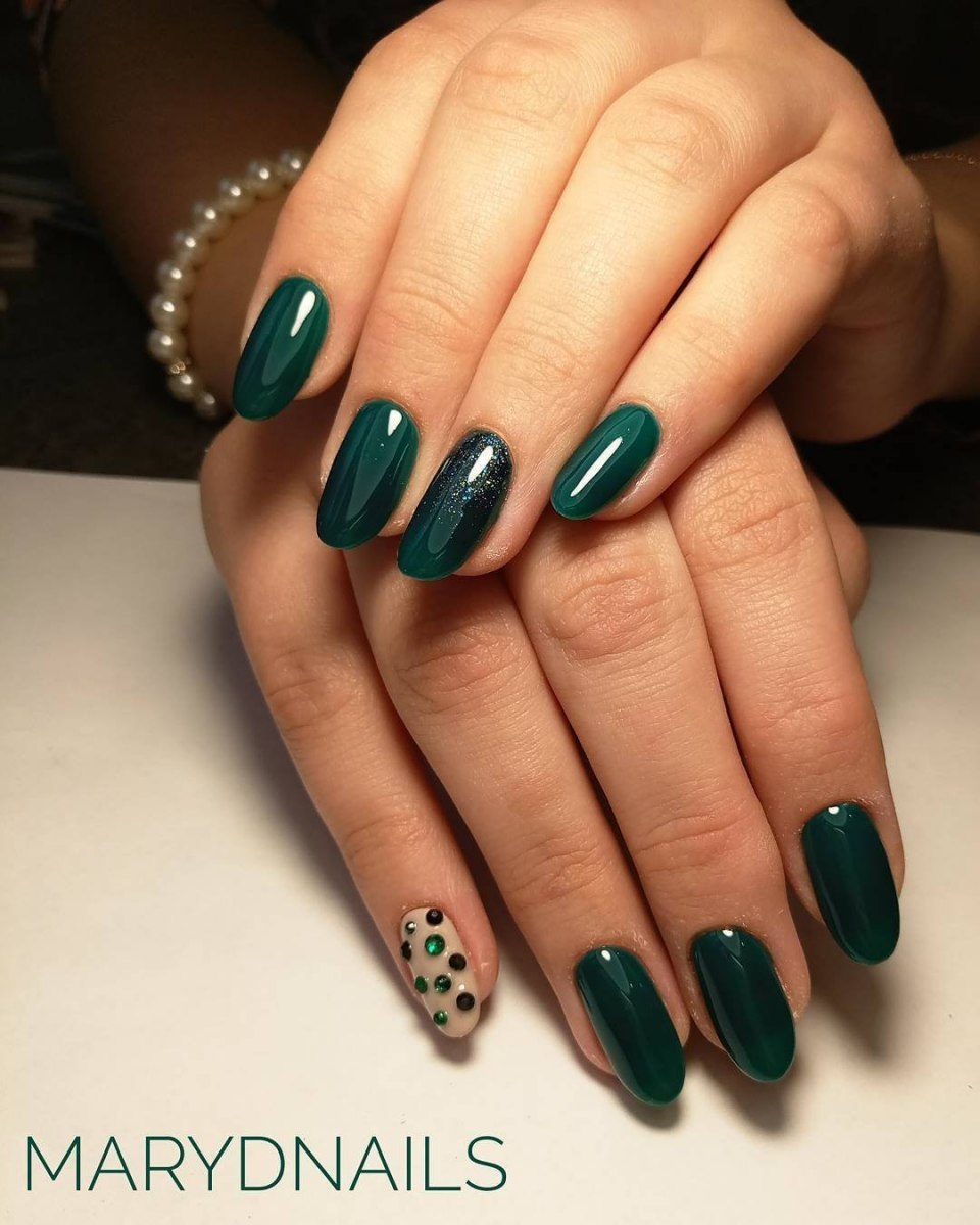 Гель лак темно зелёный изумрудный