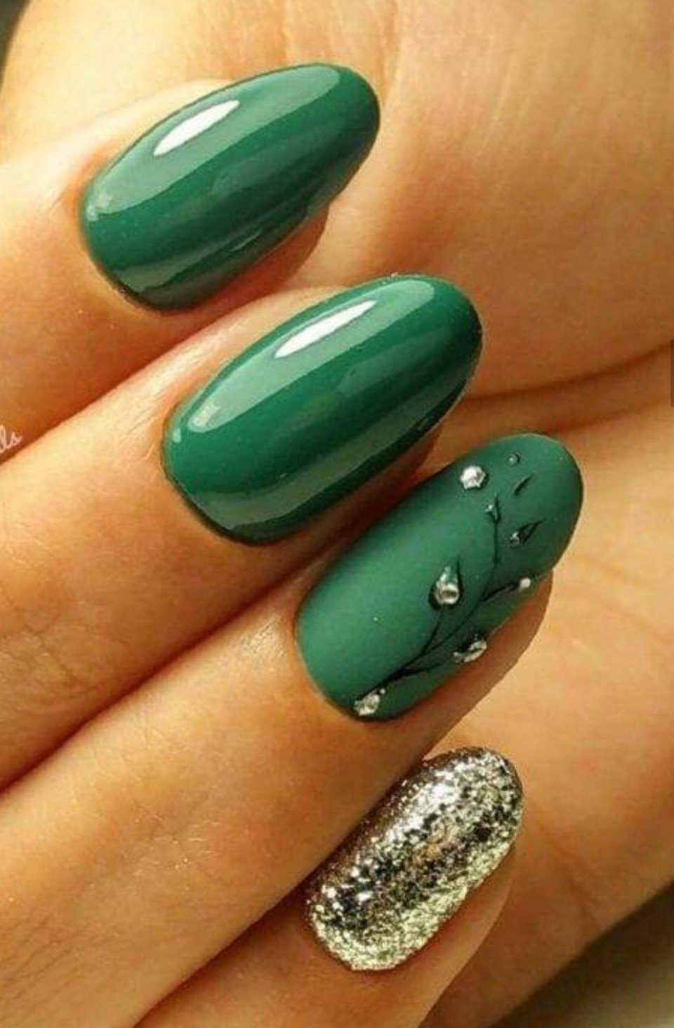 Зеленые ногти