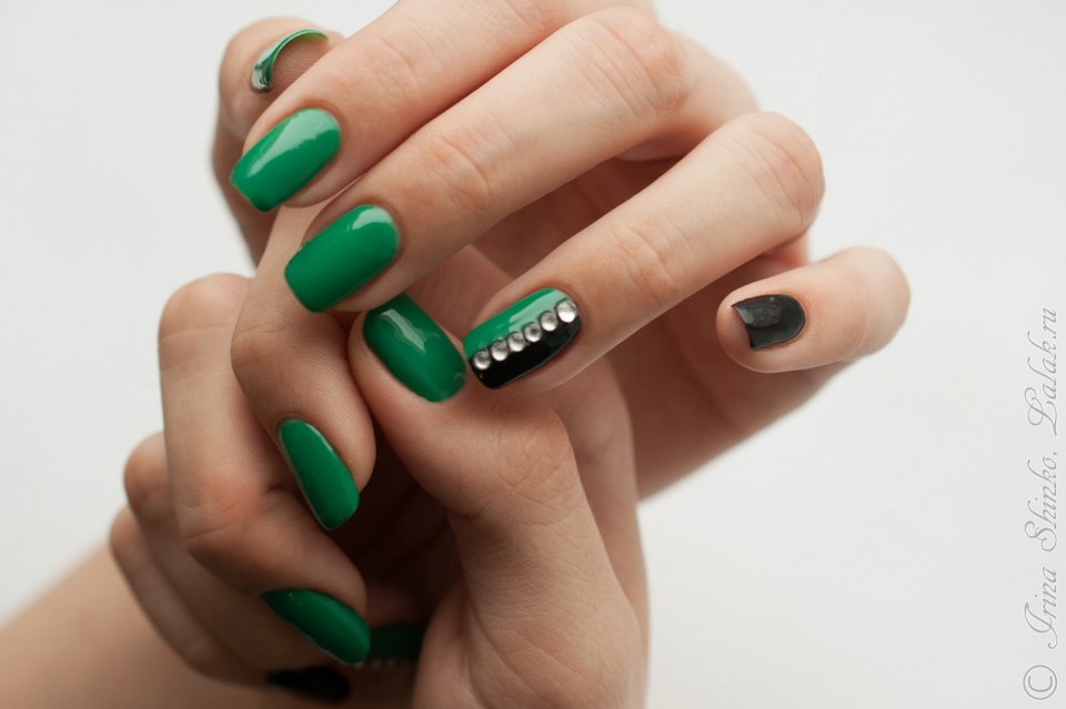 Черно-зеленый маникюр гель лаком
