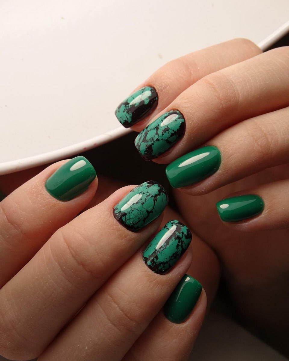 Зеленые ногти