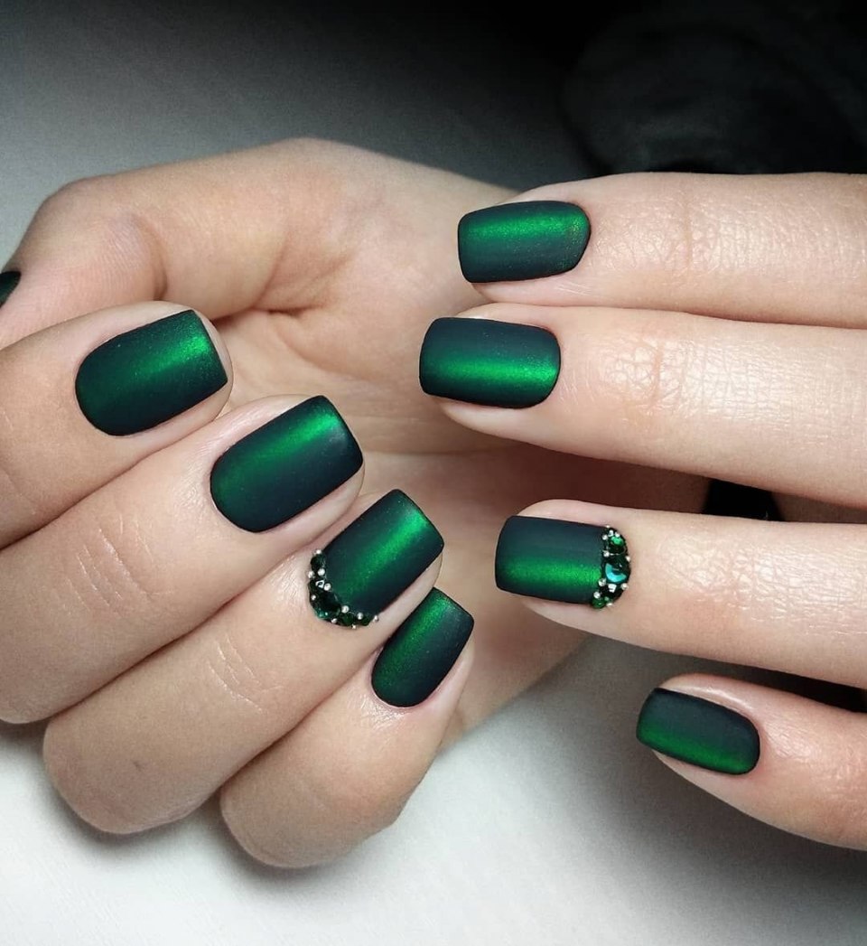 Лак кошачий глаз изумрудный