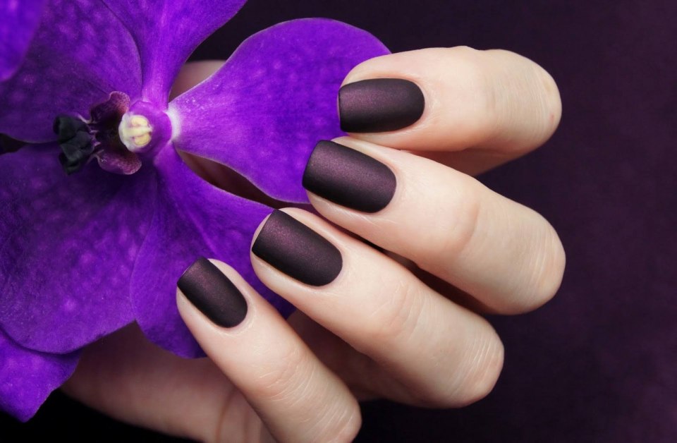Фиолетовый маникюр