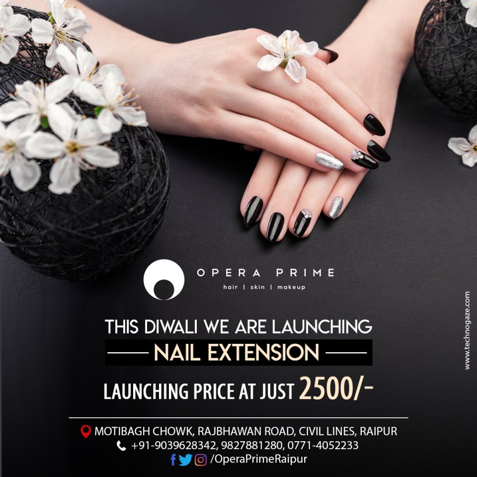 Купон на маникюр в черно белом цвете