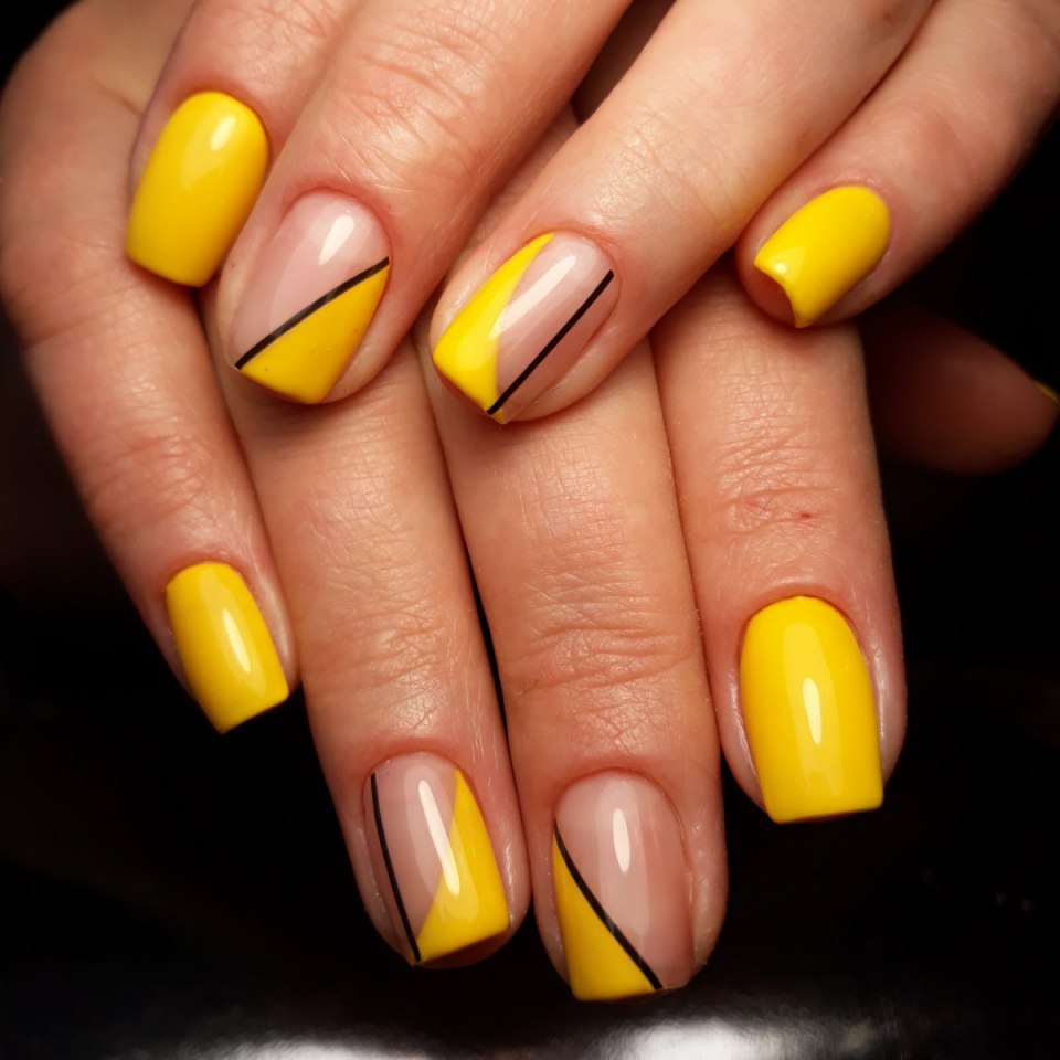 Жёлтый маникюр