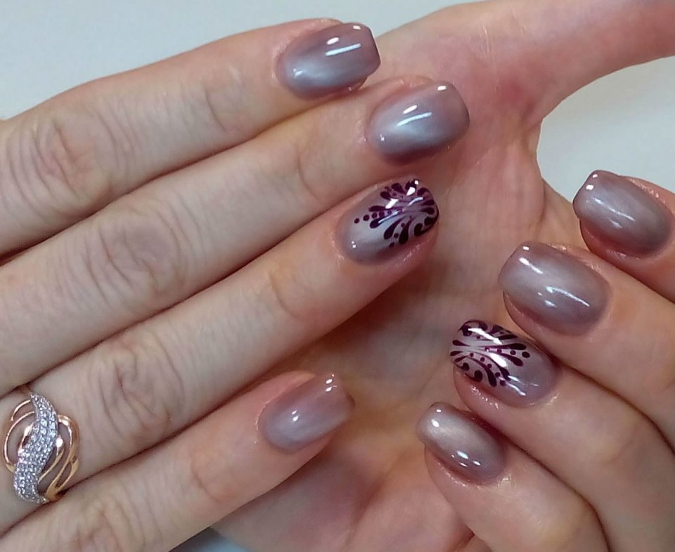 Шикарный маникюр для женщины 50 лет