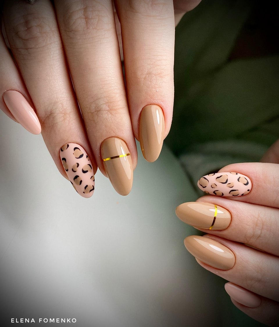 Ногти бежевые с леопардовым принтом