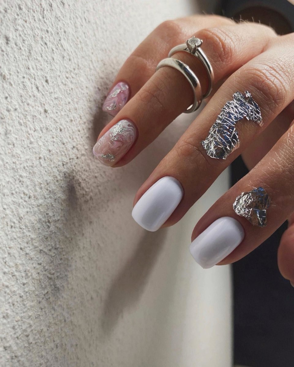 Черно белый маникюр