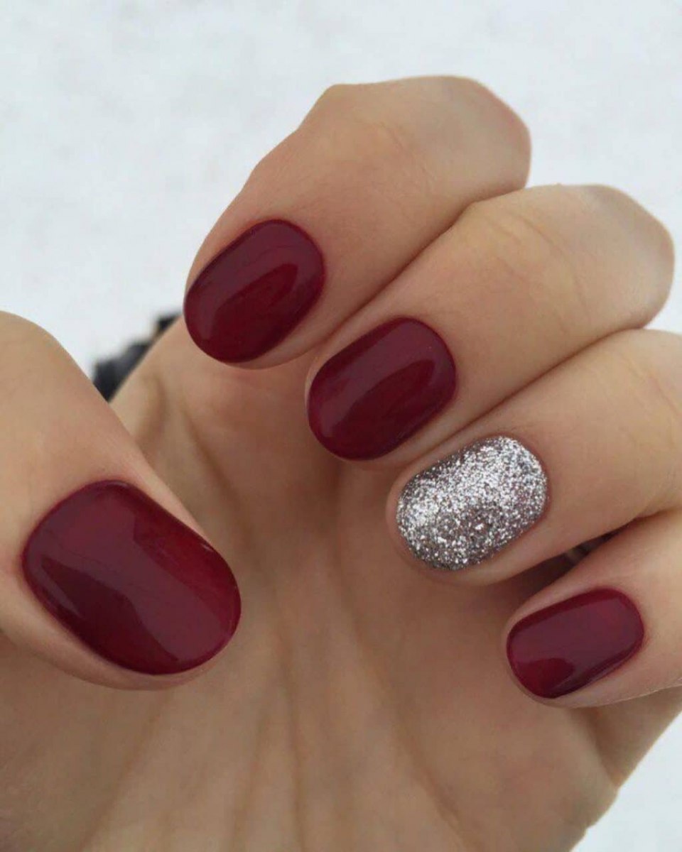 Бордовый маникюр на короткие