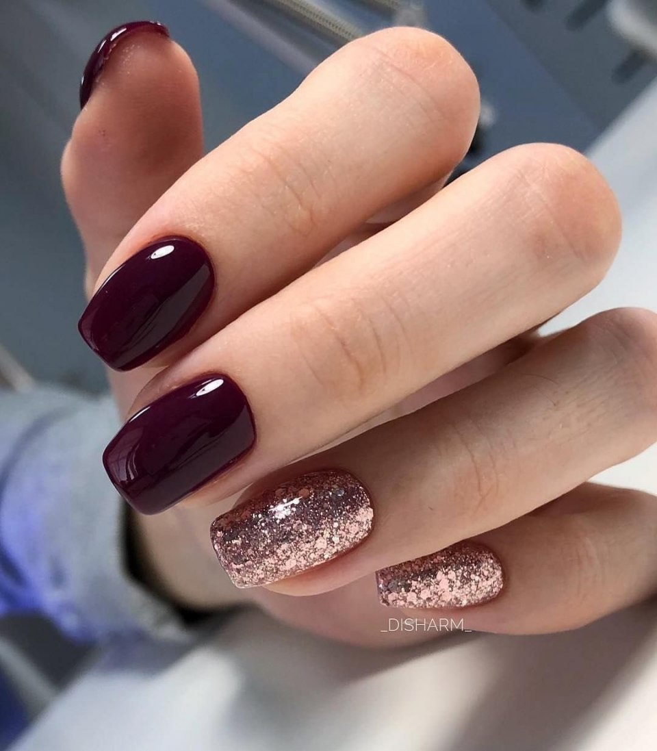 Бордовый маникюр
