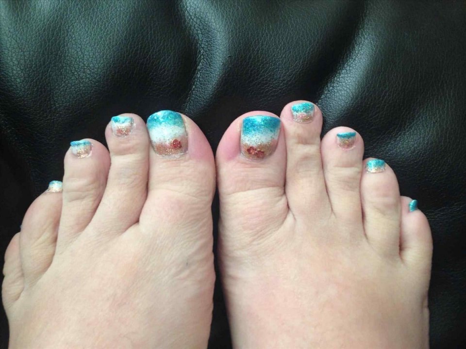 Педикюр цвет морской волны