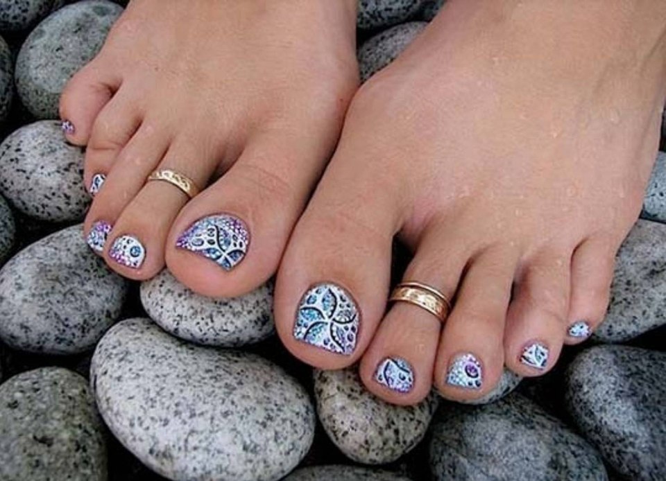 Стильный педикюр