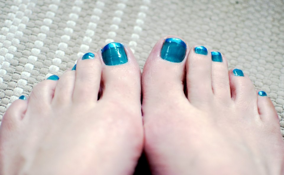 Педикюр синий