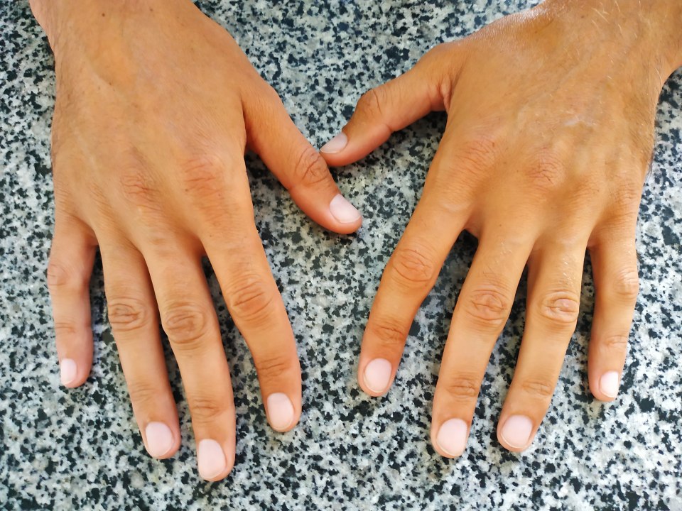 Бразильский мужской маникюр