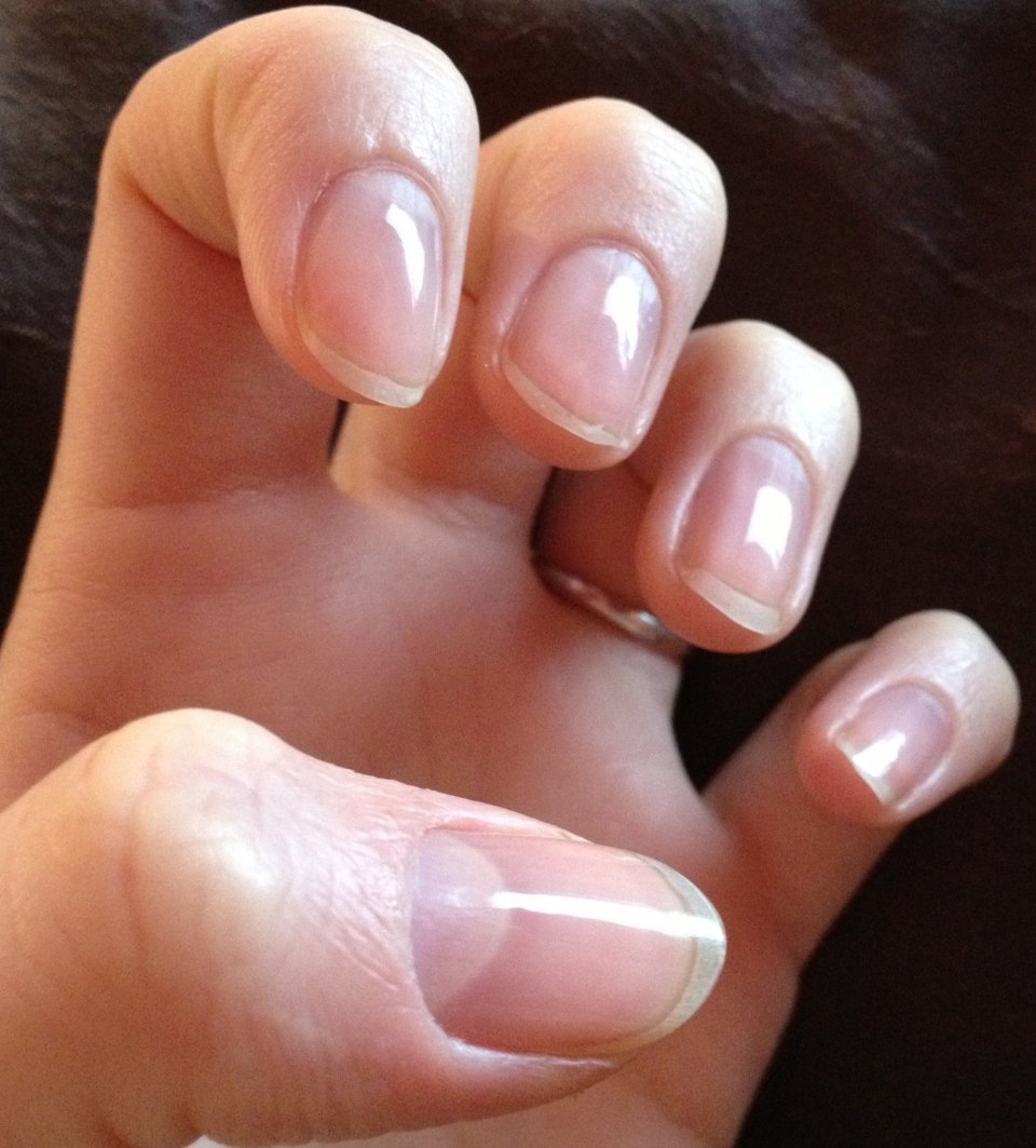 Маникюр мужской классический