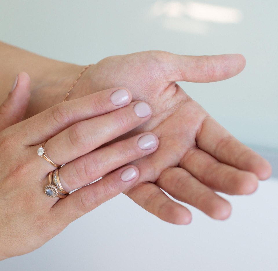 Мужской маникюр на прозрачном фоне дизайн